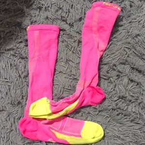 Feetures! Running Med pink& yellow compression socks 💛